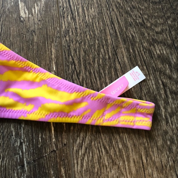 VS Bikini Top NWOT - Picture 2 of 3